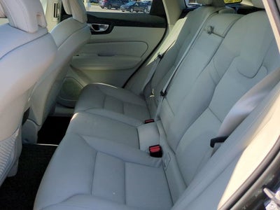 2023 Volvo XC60 Plus Dark Theme