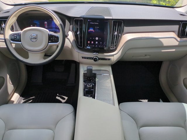 2023 Volvo XC60 Plus Dark Theme