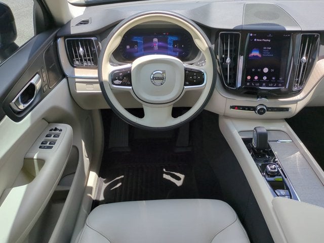 2023 Volvo XC60 Plus Dark Theme
