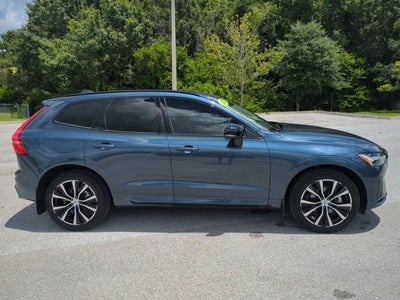 2023 Volvo XC60 Plus Dark Theme