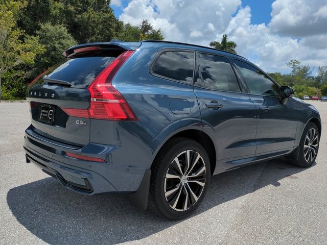 2023 Volvo XC60 Plus Dark Theme
