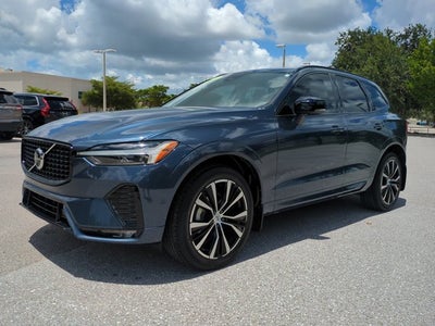 2023 Volvo XC60 Plus Dark Theme