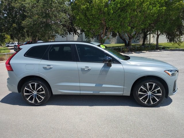 2024 Volvo XC60 Plus Dark Theme