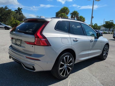 2024 Volvo XC60 Plus Dark Theme