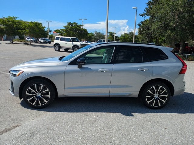2024 Volvo XC60 Plus Dark Theme