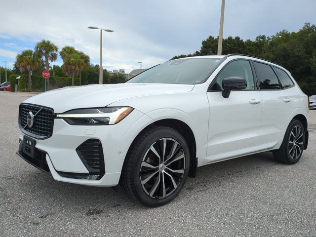 2023 Volvo XC60 Plus Dark Theme