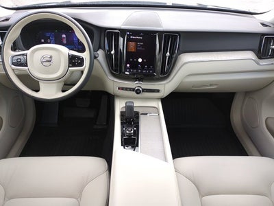 2023 Volvo XC60 Plus Dark Theme