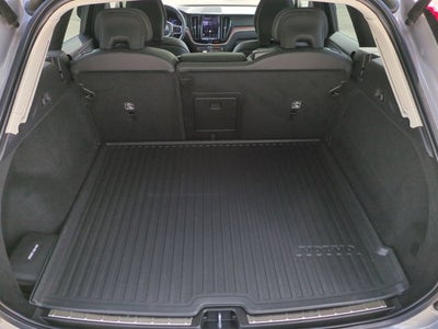 2023 Volvo XC60 Plus Dark Theme