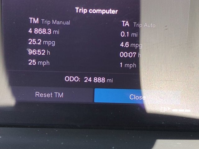 2023 Volvo XC60 Plus Dark Theme