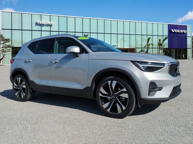 2023 Volvo XC40 Ultimate Bright Theme