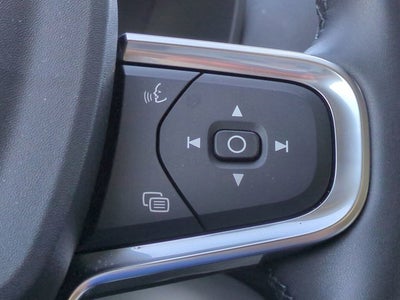 2023 Volvo XC40 Ultimate Bright Theme