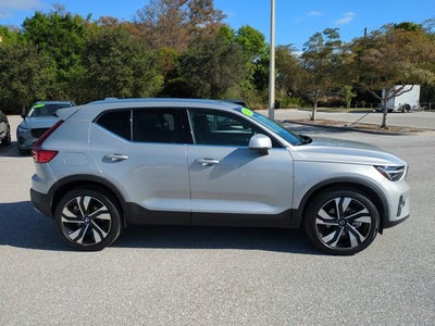 2023 Volvo XC40 Ultimate Bright Theme