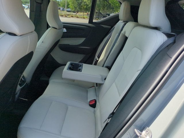 2026 Volvo XC40 Plus