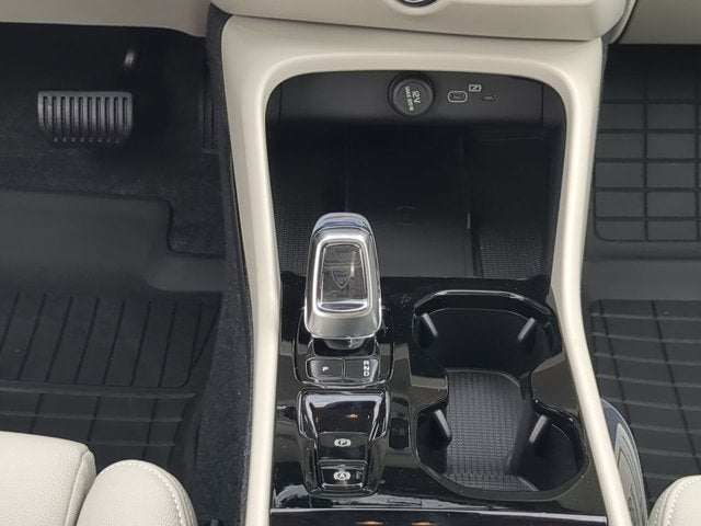 2026 Volvo XC40 Plus