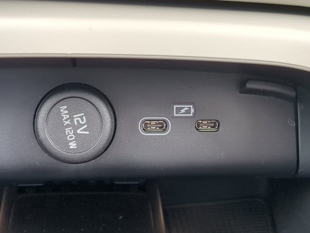 2026 Volvo XC40 Plus