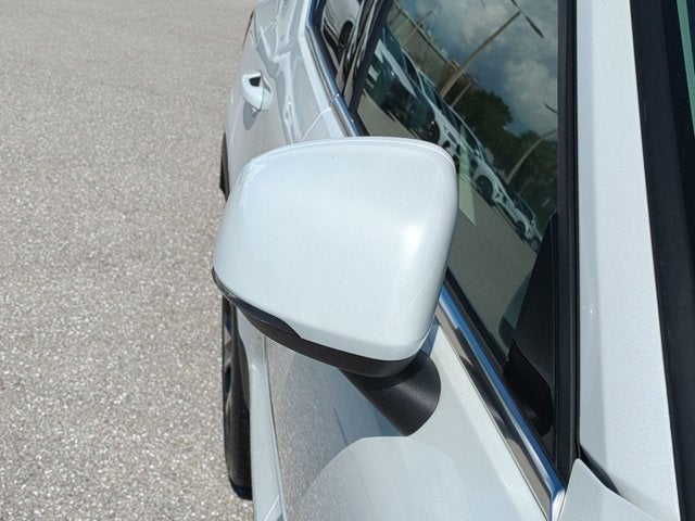 2024 Volvo XC40 Plus Bright Theme