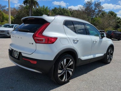 2023 Volvo XC40 Ultimate Bright Theme