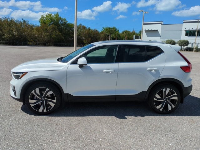 2023 Volvo XC40 Ultimate Bright Theme