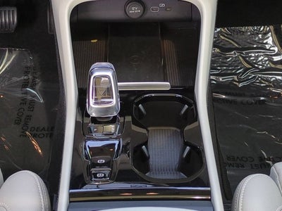 2023 Volvo XC40 Ultimate Bright Theme