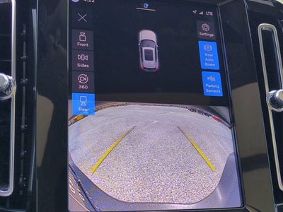 2023 Volvo XC40 Ultimate Bright Theme