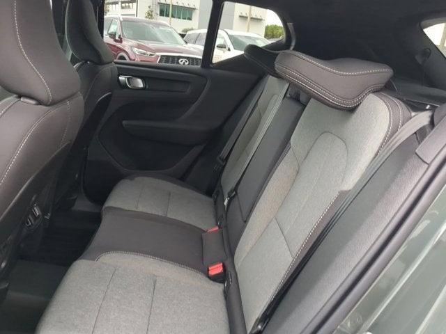 2026 Volvo XC40 Core