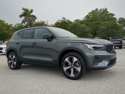 2026 Volvo XC40 Core