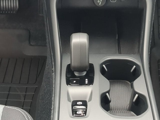 2026 Volvo XC40 Core