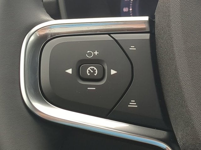 2026 Volvo XC40 Core