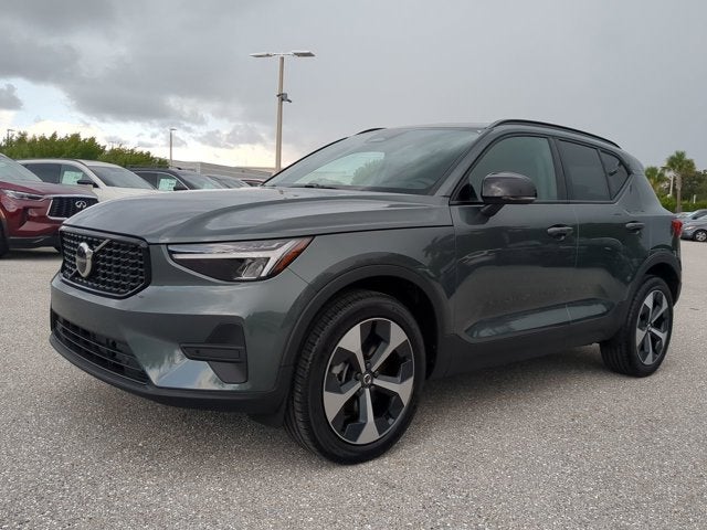 2026 Volvo XC40 Core