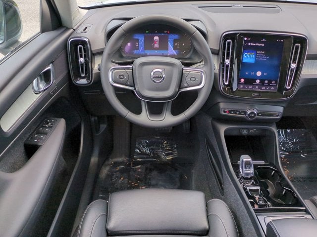 2024 Volvo XC40 Plus Dark Theme