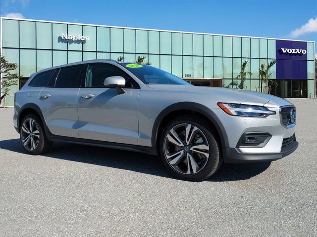 2025 Volvo V60 Cross Country Plus
