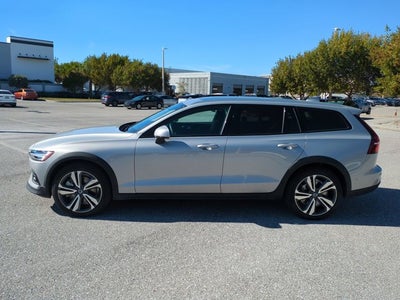 2025 Volvo V60 Cross Country Plus