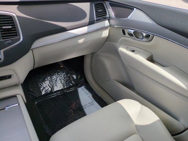 2025 Volvo XC90 Core