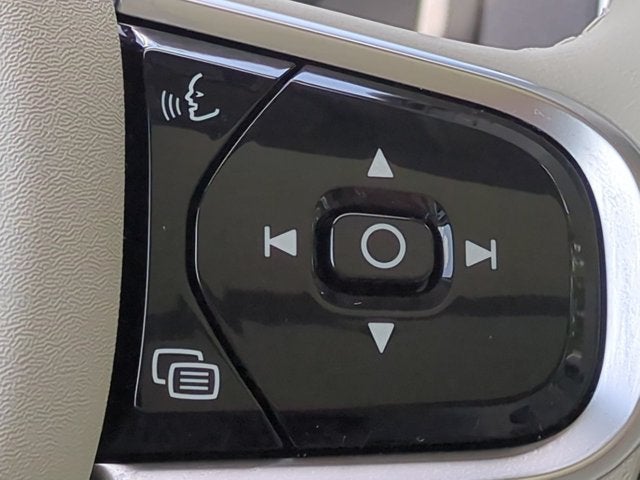 2025 Volvo XC90 Core