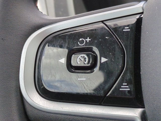 2025 Volvo XC60 Plus