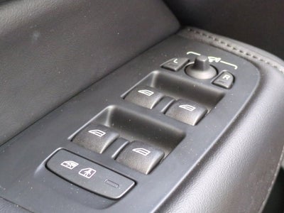 2025 Volvo XC60 Plus