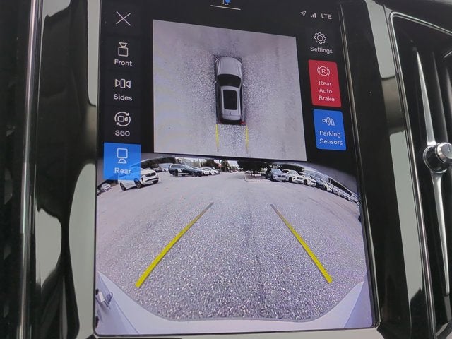 2025 Volvo XC60 Plus