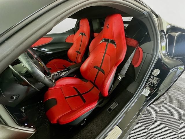 2023 Ferrari SF90 Stradale Base