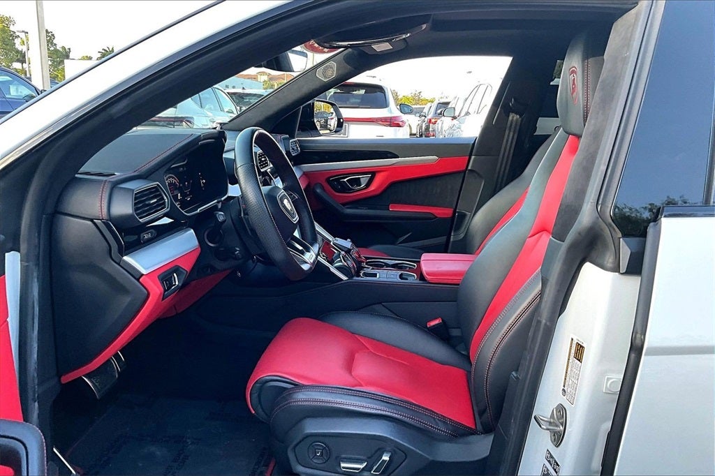 2020 Lamborghini Urus Base