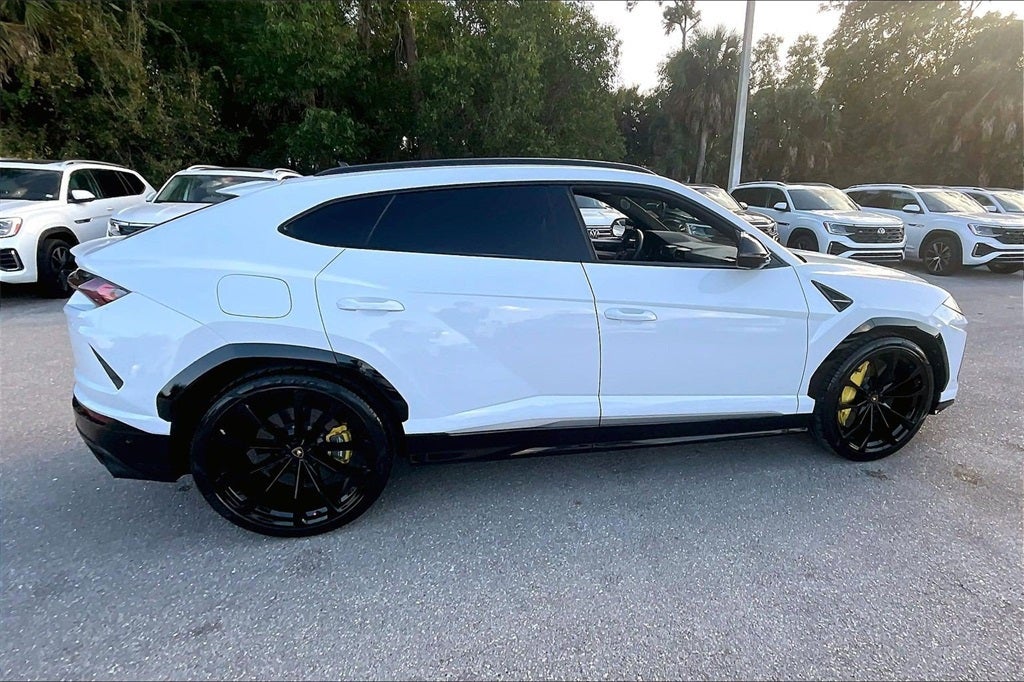 2020 Lamborghini Urus Base