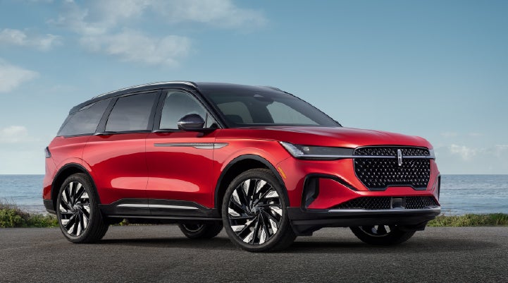 A 2025 Lincoln Nautilus® Reserve model is shown with the stylish available Jet Appearance Package. | Gary Yeomans Lincoln Ocala in Ocala FL