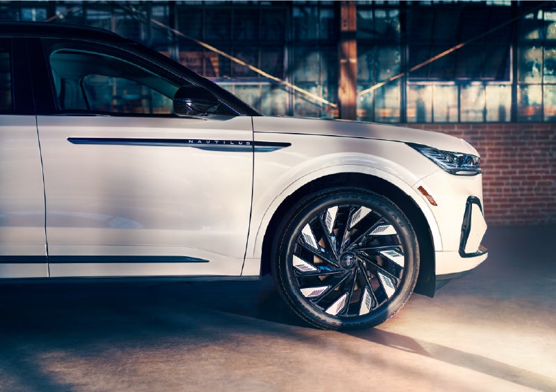 The wheels of the available Jet Appearance Package are highlighted. | Gary Yeomans Lincoln Ocala in Ocala FL