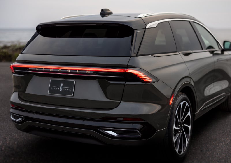 The rear of a 2026 Lincoln Black Label™ Nautilus® SUV displays full LED rear lighting. | Gary Yeomans Lincoln Ocala in Ocala FL